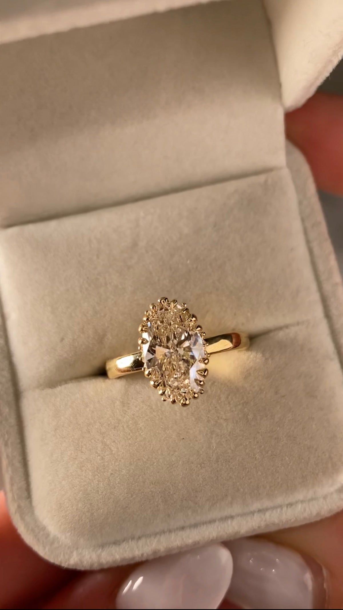 La Fleur Moval Diamond Engagement ring