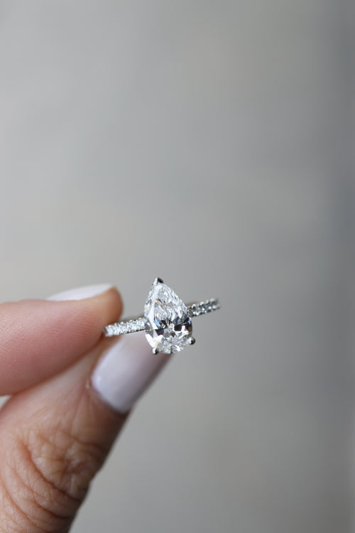 engagement ring platinum diamond shoulders 
